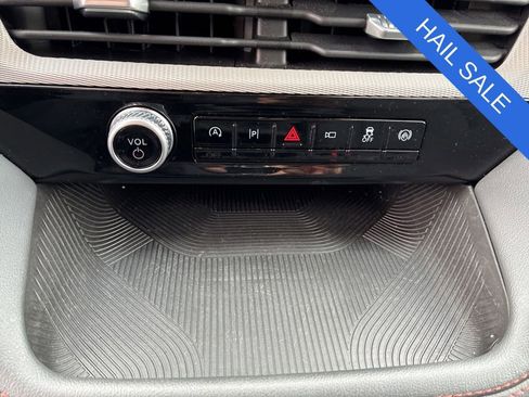 Used 2025 Ford Explorer Active AWD/4WD image 19