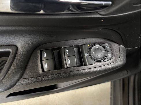 Used 2019 Chevrolet Equinox LT image 33