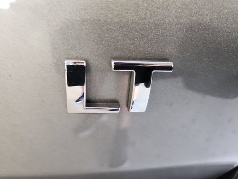 Certified 2023 Chevrolet Traverse LT w/ LT Premium Package AWD/4WD image 40