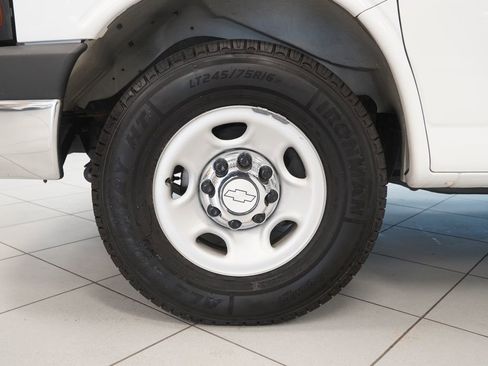 Used 2016 Chevrolet Express 3500 LT w/ LT Preferred Equipment Group image 15