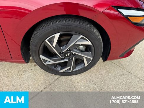 Used 2025 Hyundai Elantra SEL FWD image 14