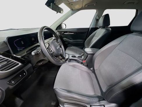 Certified 2025 Kia Seltos S image 20