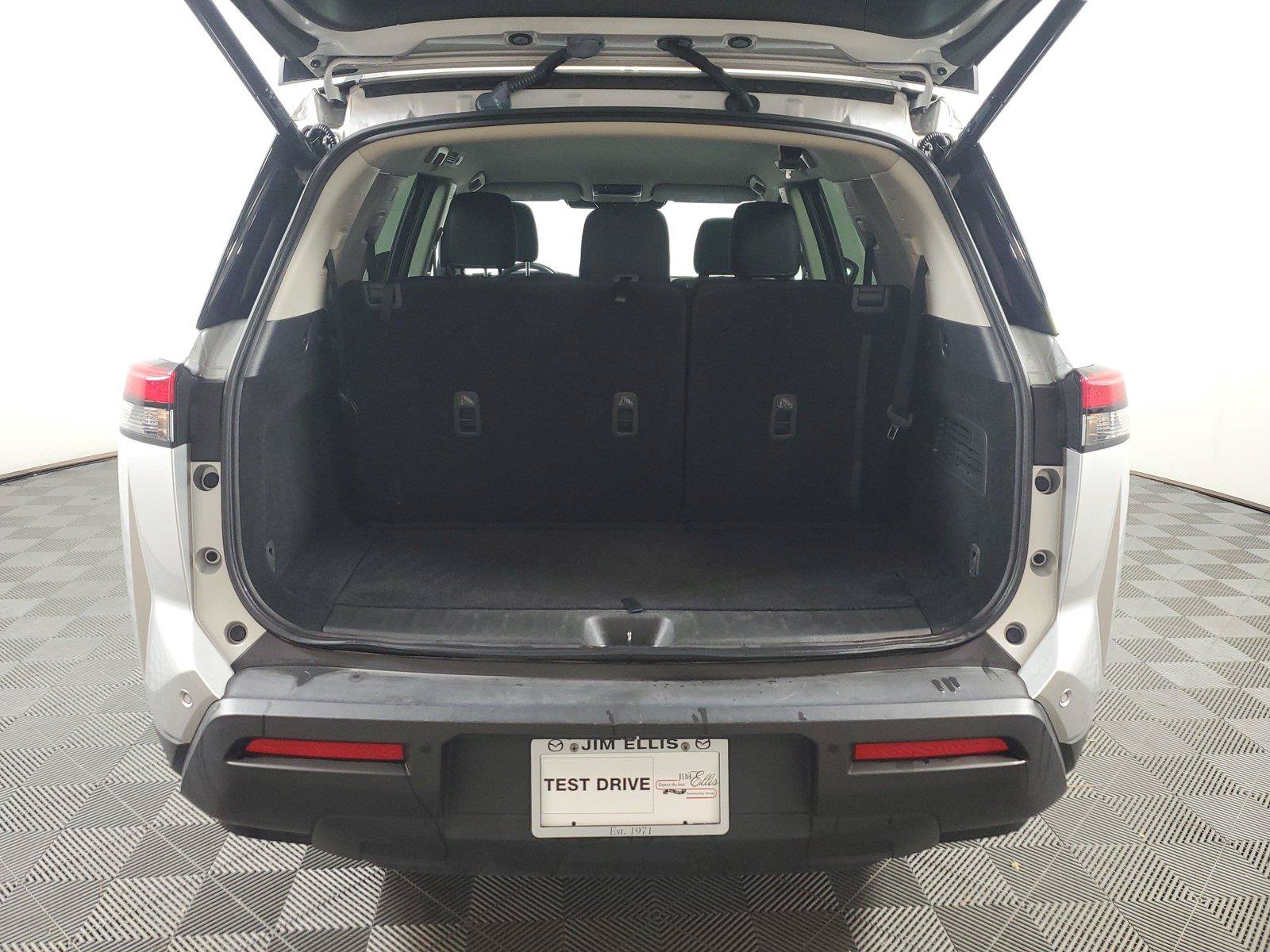 Used 2025 Nissan Pathfinder SV FWD image 7