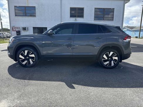 Used 2025 Volkswagen Atlas Cross Sport SE FWD image 11