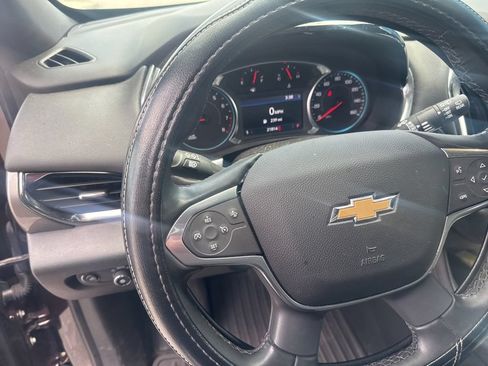 Used 2023 Chevrolet Traverse LT FWD image 20