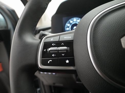 Certified 2024 Kia Carnival SX image 19