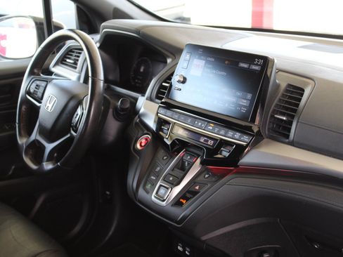 Used 2025 Honda Odyssey Sport-L image 17