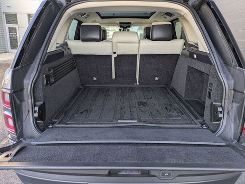 Used 2020 Land Rover Range Rover HSE image 25