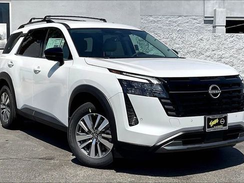 New 2026 Nissan Pathfinder SL image 13