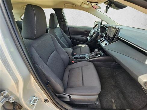 Used 2025 Toyota Corolla LE FWD image 19