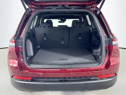 New 2025 Jeep Grand Cherokee Laredo image 24