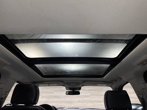 Used 2019 Ford Expedition Platinum image 18