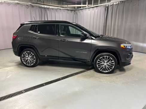 Used 2024 Jeep Compass Limited w/ Elite Group AWD/4WD image 8