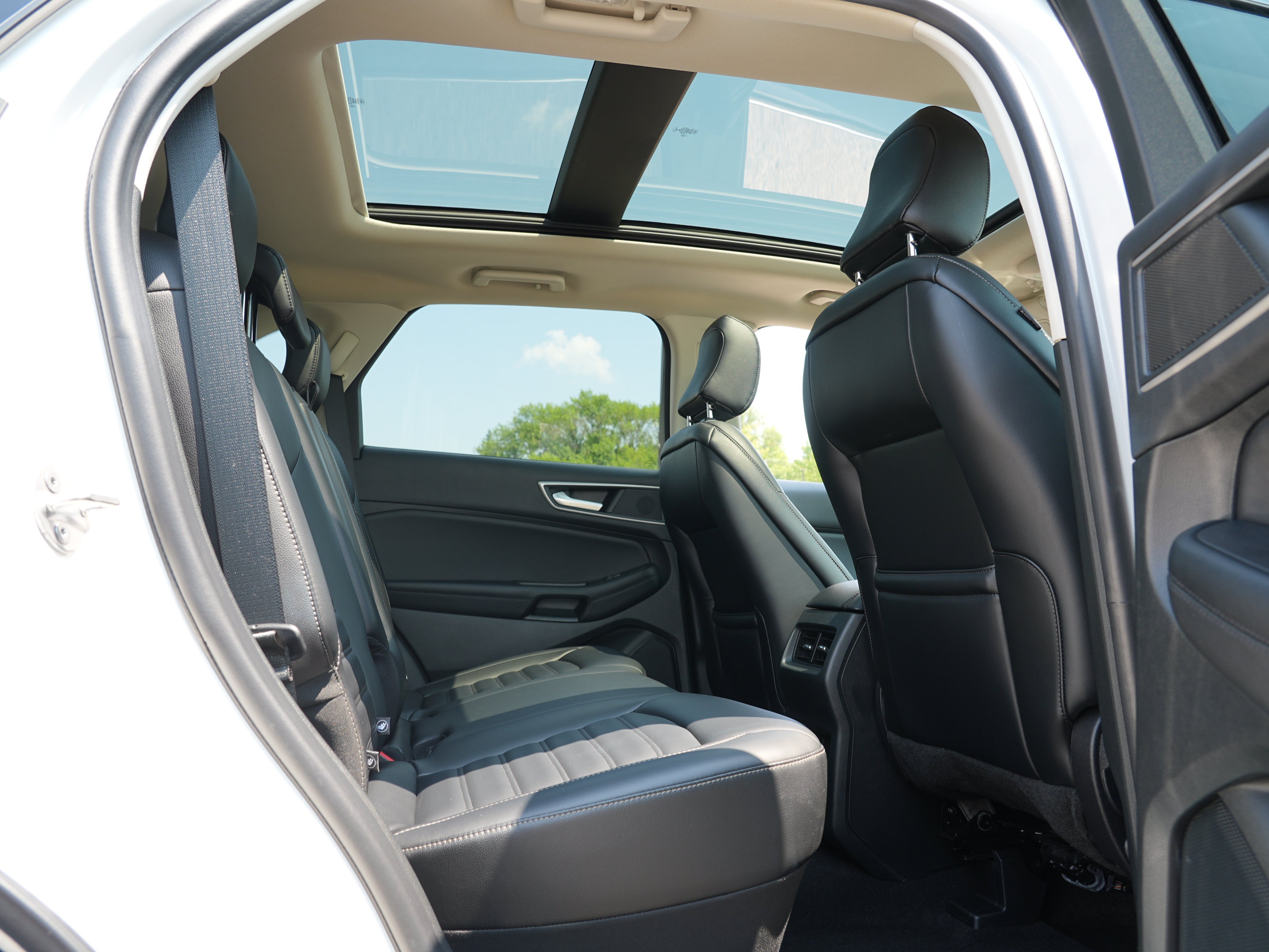 Used 2023 Ford Edge SEL w/ Convenience Package AWD/4WD image 30