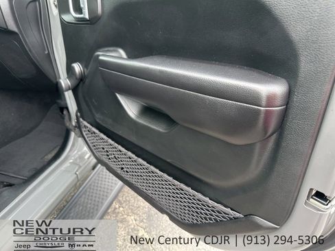 Used 2021 Jeep Wrangler Unlimited Sport image 11