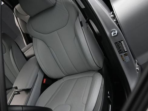 Used 2025 Hyundai Palisade SEL FWD image 14