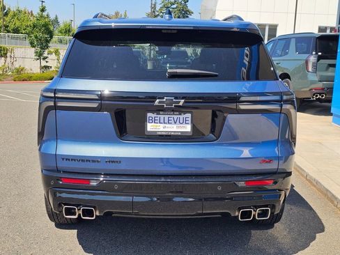 Used 2025 Chevrolet Traverse RS w/ LPO, Floor Liner Package AWD/4WD image 4