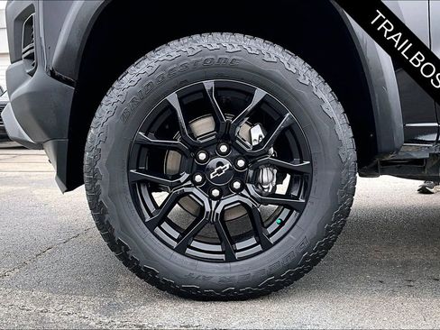 Used 2024 Chevrolet Colorado Trail Boss w/ LPO, Dark Essentials Package image 33
