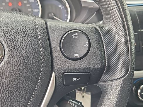 Used 2015 Toyota Corolla LE FWD image 19