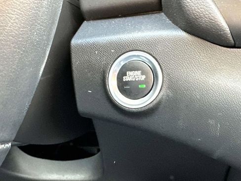 Used 2024 GMC Terrain SLT w/ Elevation Edition image 32