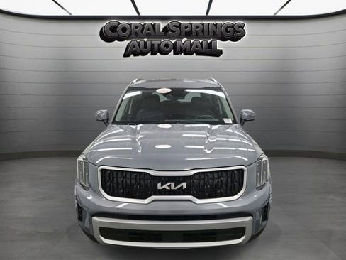 Used 2023 Kia Telluride EX w/ EX Captain's Chair Package image 2