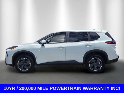 Used 2025 Nissan Rogue SV FWD image 2