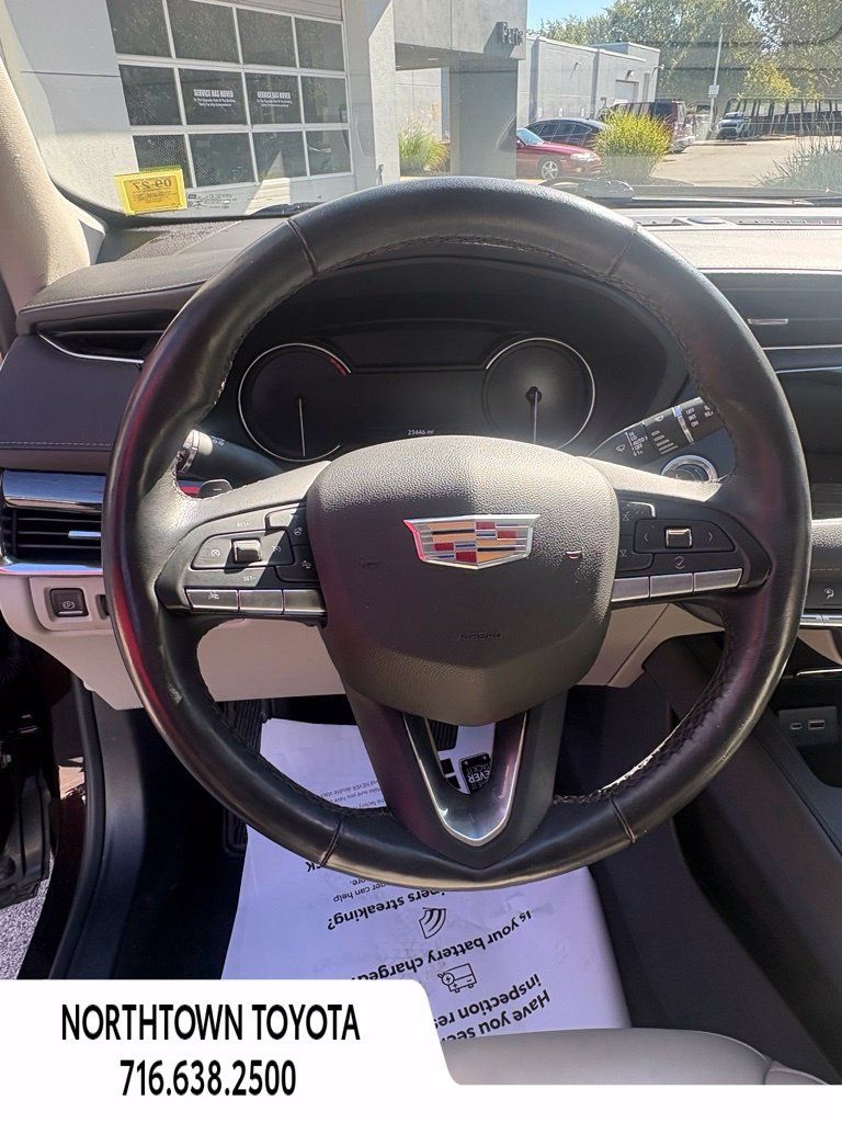 Used 2021 Cadillac XT4 Premium Luxury w/ Cold Weather Package AWD/4WD image 18