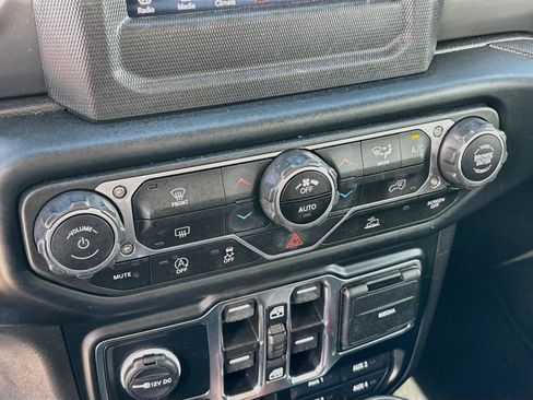 Used 2023 Jeep Gladiator Sport AWD/4WD image 15