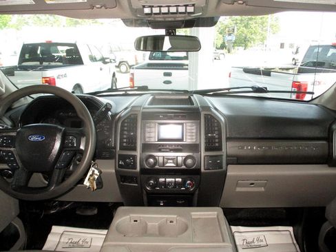 Used 2020 Ford F350 XL w/ Power Equipment Group image 17