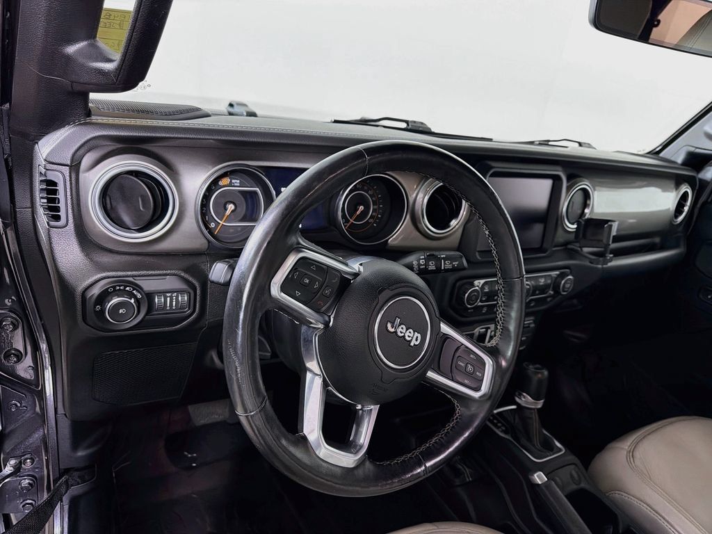 Used 2019 Jeep Wrangler Unlimited Sahara AWD/4WD image 10