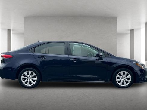 Used 2024 Toyota Corolla LE FWD image 3