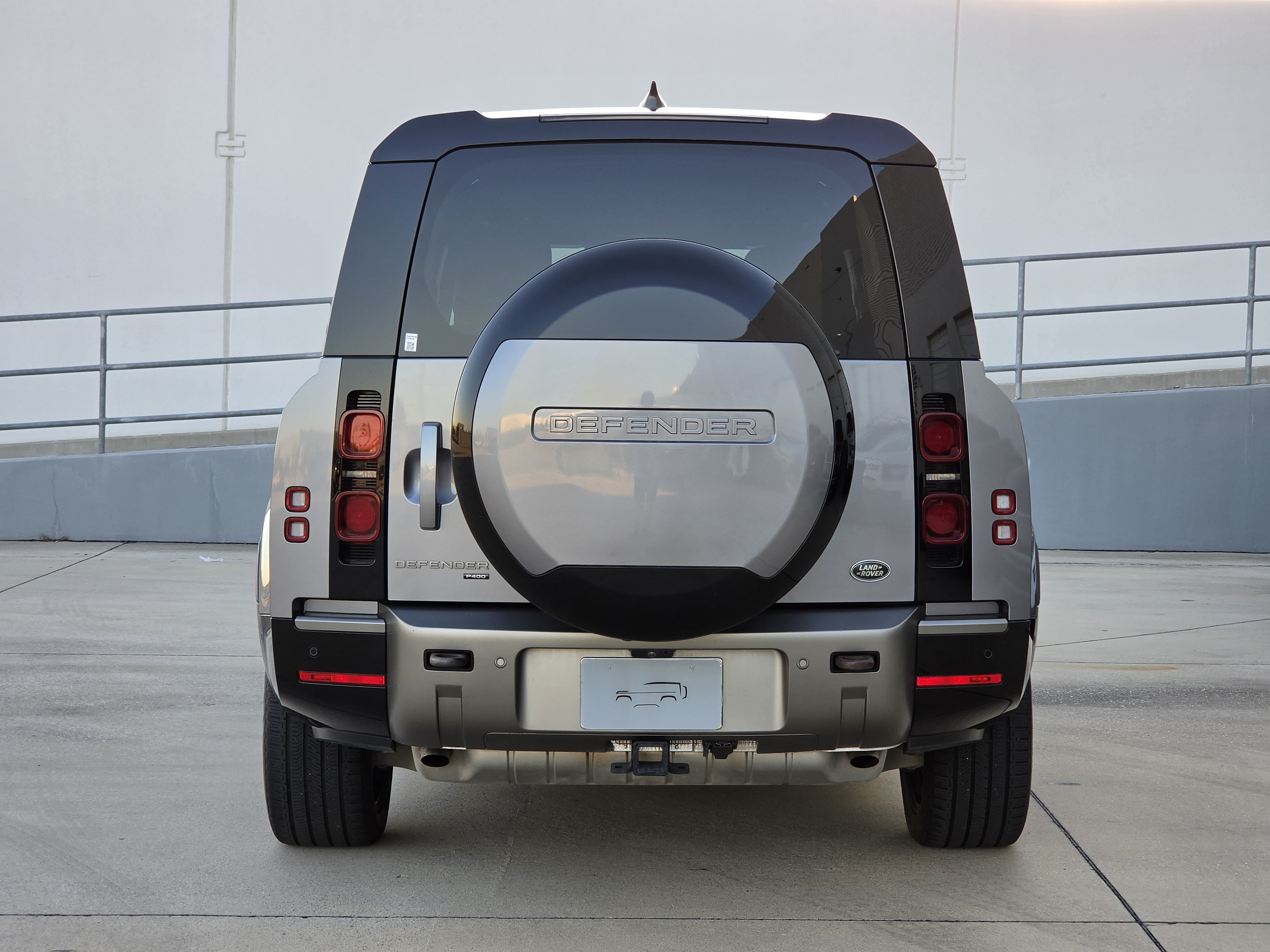 Certified 2023 Land Rover Defender 130 X-Dynamic SE AWD/4WD image 6