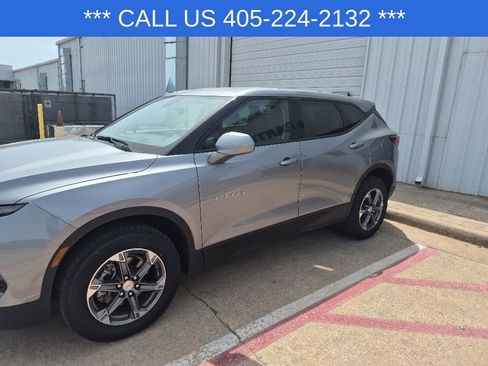 Used 2025 Chevrolet Blazer LT AWD/4WD image 3
