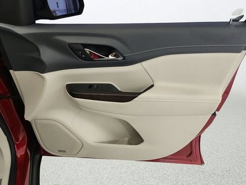 Used 2021 GMC Acadia Denali w/ Denali Technology Package FWD image 30
