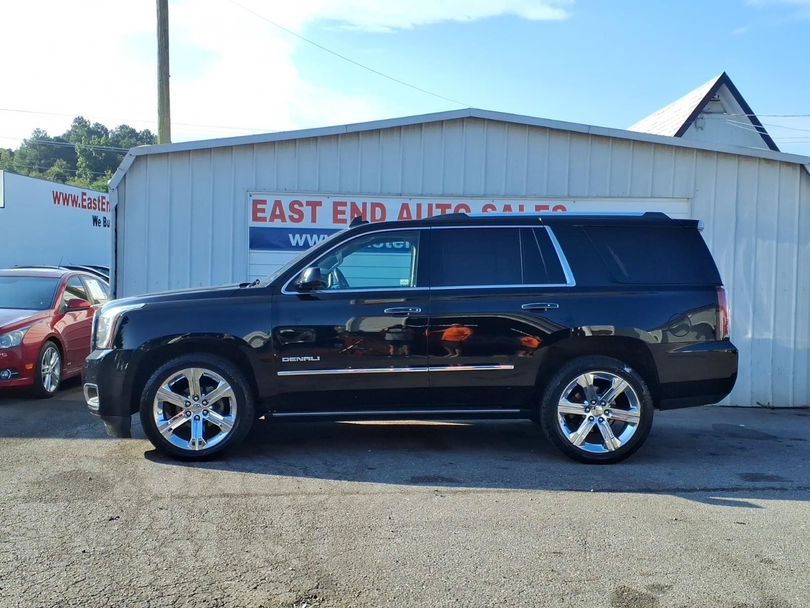 Used 2017 GMC Yukon Denali w/ Open Road Package AWD/4WD image 2