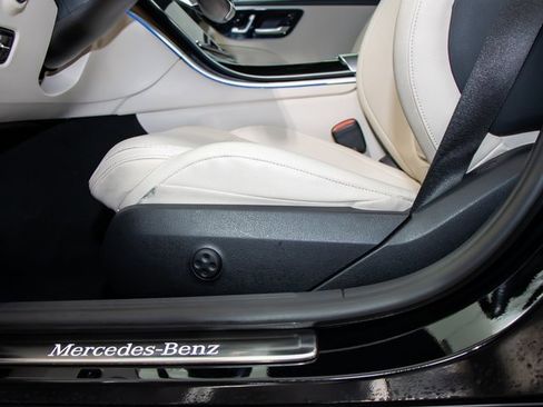 Certified 2022 Mercedes-Benz C 300 4MATIC Sedan image 16