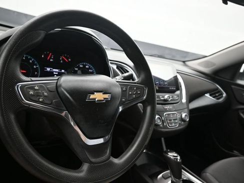 Used 2020 Chevrolet Malibu LT FWD image 10