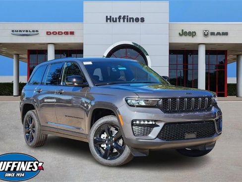 New 2025 Jeep Grand Cherokee Limited w/ Black Appearance Package image 1