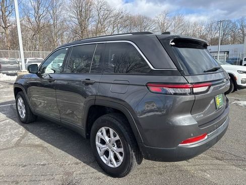 Used 2022 Jeep Grand Cherokee Limited image 18