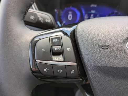 Used 2022 Ford Escape SEL w/ Technology Package image 17