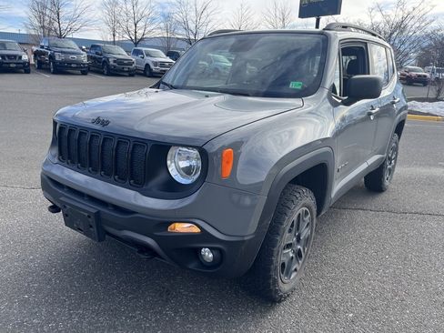 Used 2019 Jeep Renegade Sport image 3