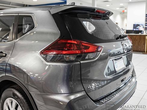 Used 2018 Nissan Rogue S image 15