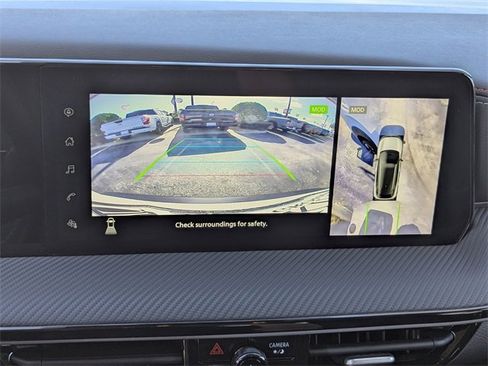 Certified 2025 Nissan Kicks SR image 31