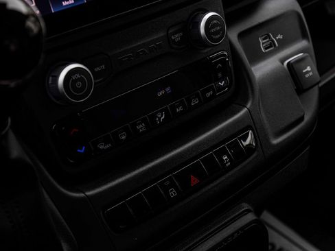 New 2026 RAM ProMaster 2500 w/ Premium Convenience Group FWD image 14