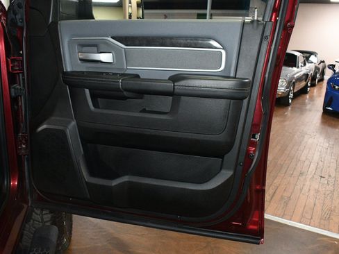 Used 2022 RAM 2500 Big Horn AWD/4WD image 44