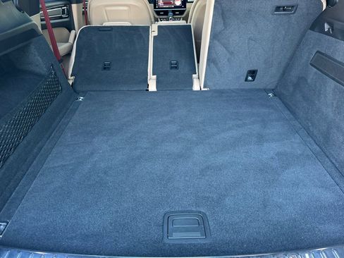 Used 2023 Porsche Cayenne Platinum Edition image 15