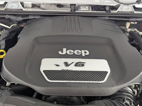 Used 2016 Jeep Wrangler Sport image 12