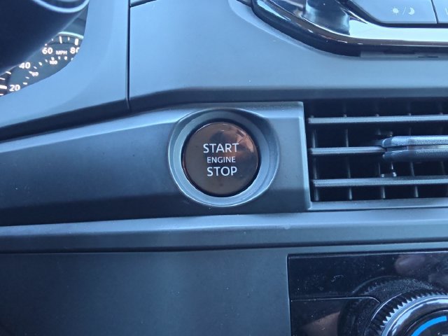 Used 2025 Nissan Pathfinder S FWD image 29