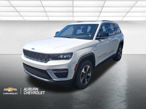 Used 2024 Jeep Grand Cherokee Limited 4xe AWD/4WD image 3