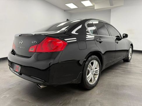 Used 2011 INFINITI G37 4dr x AWD w/ Premium Pkg image 8